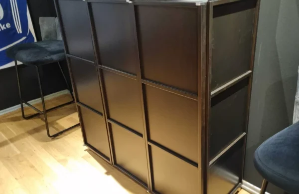 Vitrinenschrank Quadrat – Bild 3
