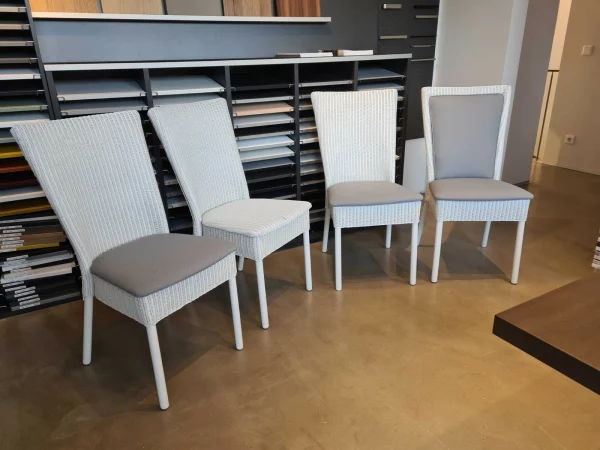 Lloyd Loom - 4 Geflechtstühle weiß unterschiediche Ausf. - LP 5.500,- EUR