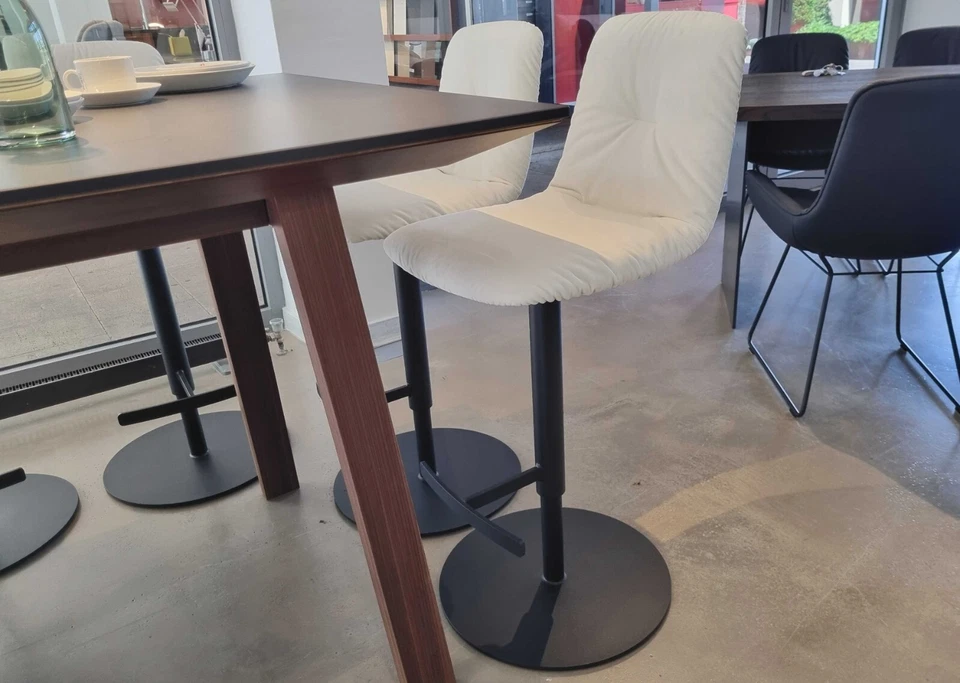 Freifrau - 4x Barhocker Leya Stoff weiß / Leder schwarz - LP 5.784,- EUR – Bild 2