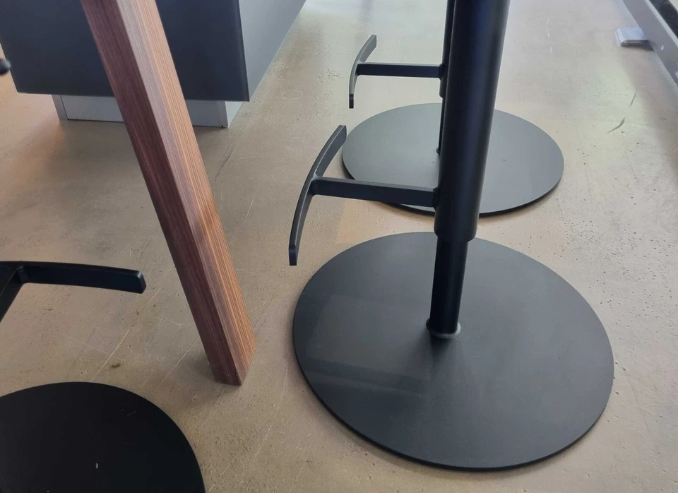 Freifrau - 4x Barhocker Leya Stoff weiß / Leder schwarz - LP 5.784,- EUR – Bild 3