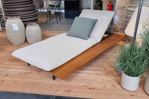 Tribu - Gartenliege Senja mit Ablage in Teak - LP 4.966,- EUR