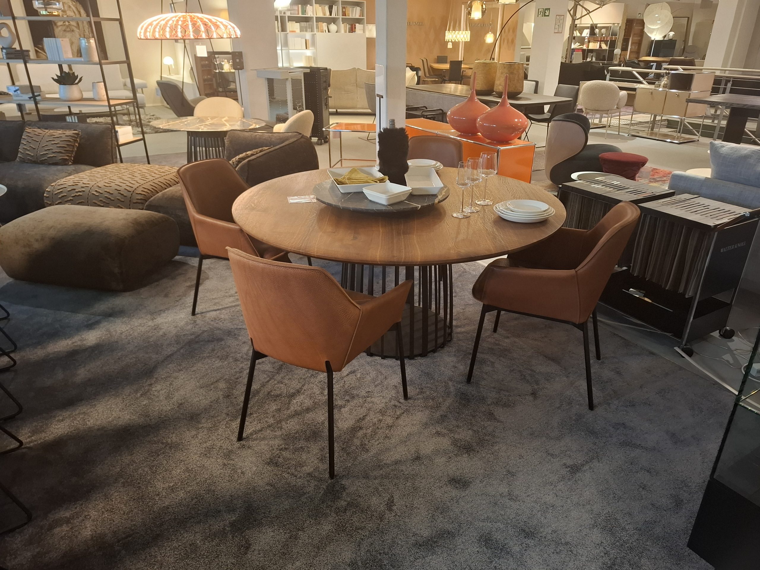 Janua - Esstisch Basket inkl. Drehteller- LP 9.802,- EUR