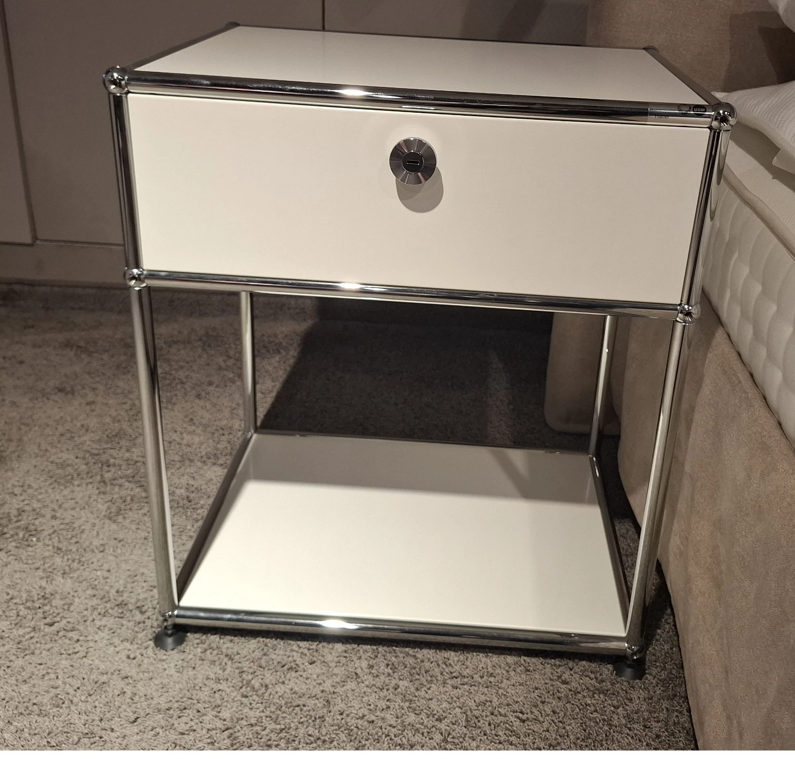 USM Haller - Nachttisch - LP 1.110 ,- EUR – Bild 3