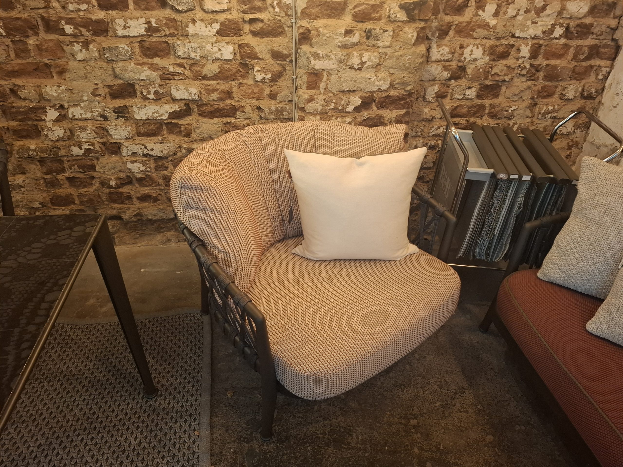 B&B Italia - Sofa + 1 x Sessel Erica Outdoor - LP 10.719 ,- EUR – Bild 2